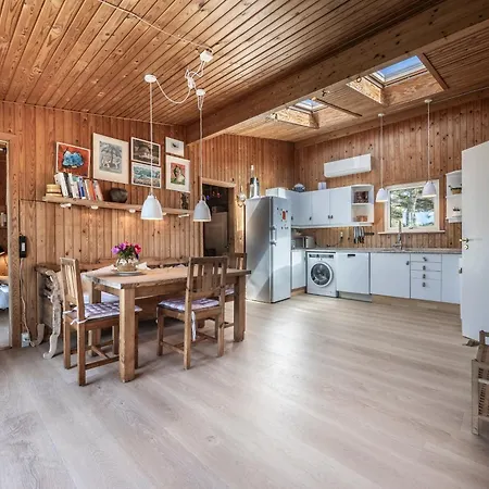 Large Bright Summerhouse With Sea View And Close To The Ocean * Lønstrup