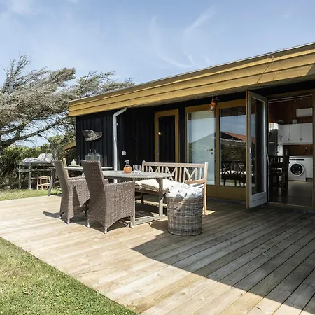Large Bright Summerhouse With Sea View And Close To The Ocean Lønstrup