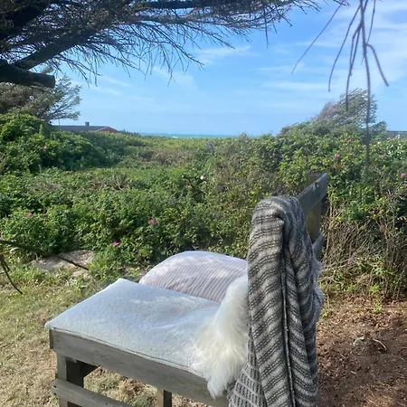 Large Bright Summerhouse With Sea View And Close To The Ocean *